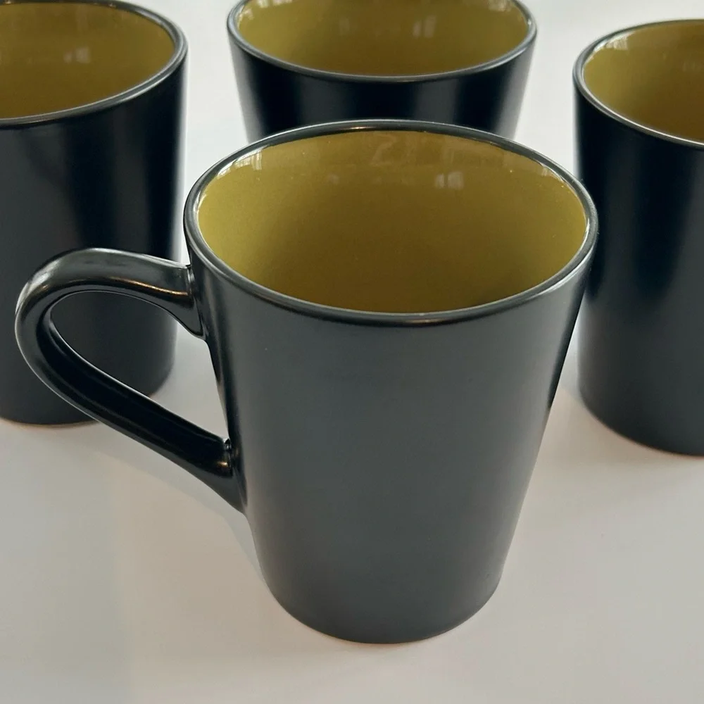 Pier 1 Ebony Rim Green Stoneware Coffee Mugs Set of 4 10 fl oz